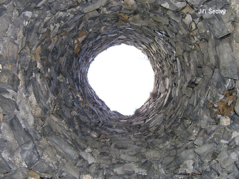 Ostr u Beneova nad Plounic_04