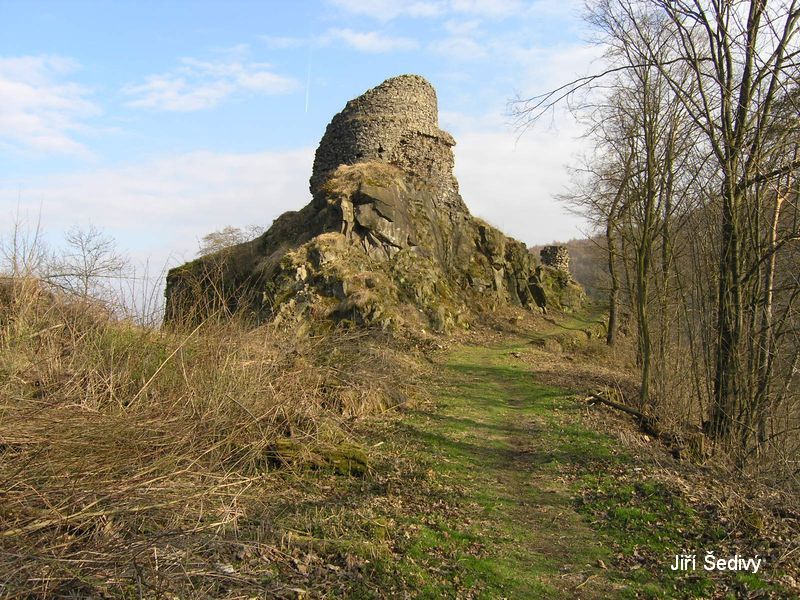 Ostr u Beneova nad Plounic_11
